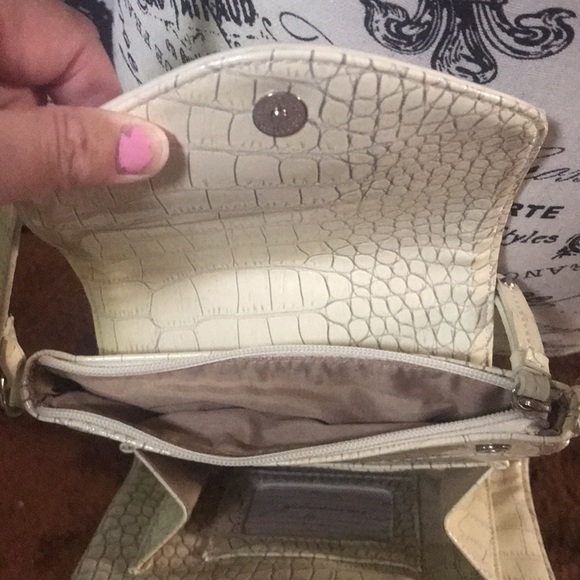 Nine West Croc embossed purse - cream - Picture 5 of 8